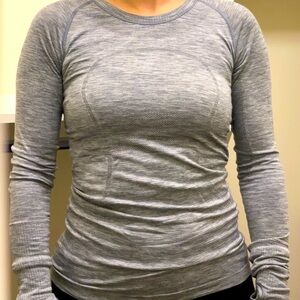 Lululemon Athletica Long Sleeved Swiftly Tech hip length gray size 6